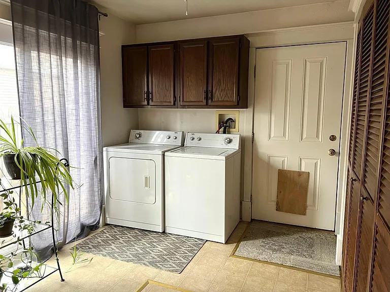 819 5th St - Photo 3 of 8