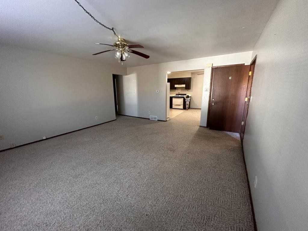 N89W15878 Main St - Photo 4 of 10