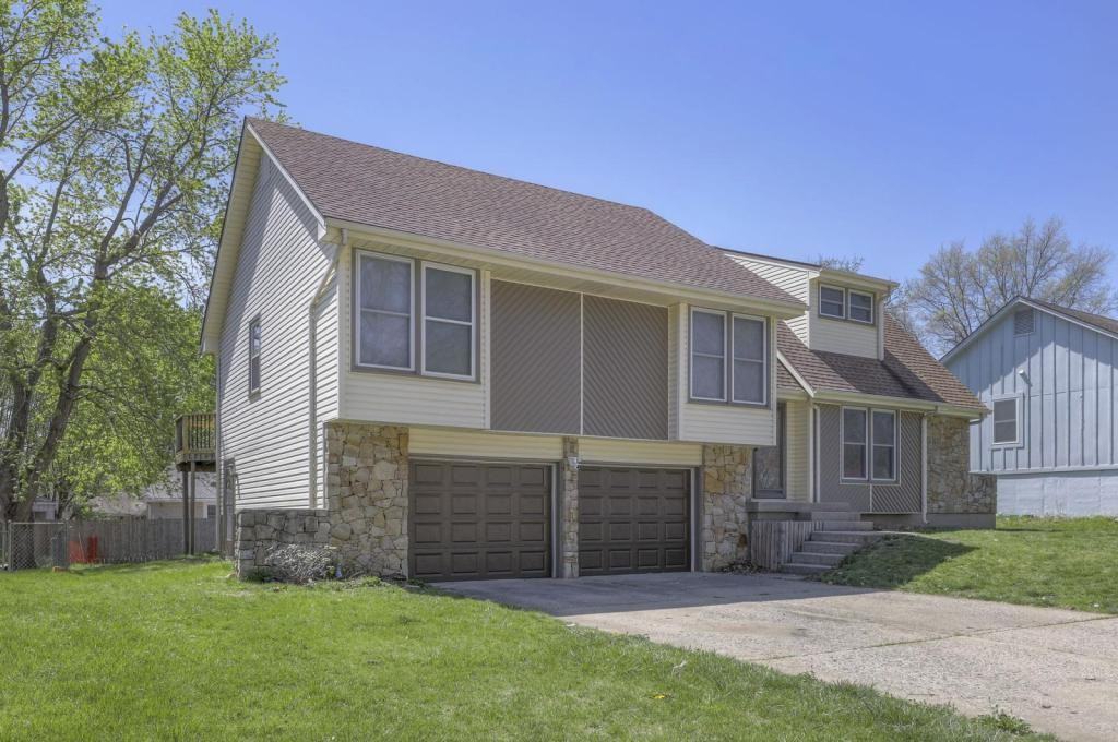 1008 Nw Roanoke Dr - Photo 2 of 39