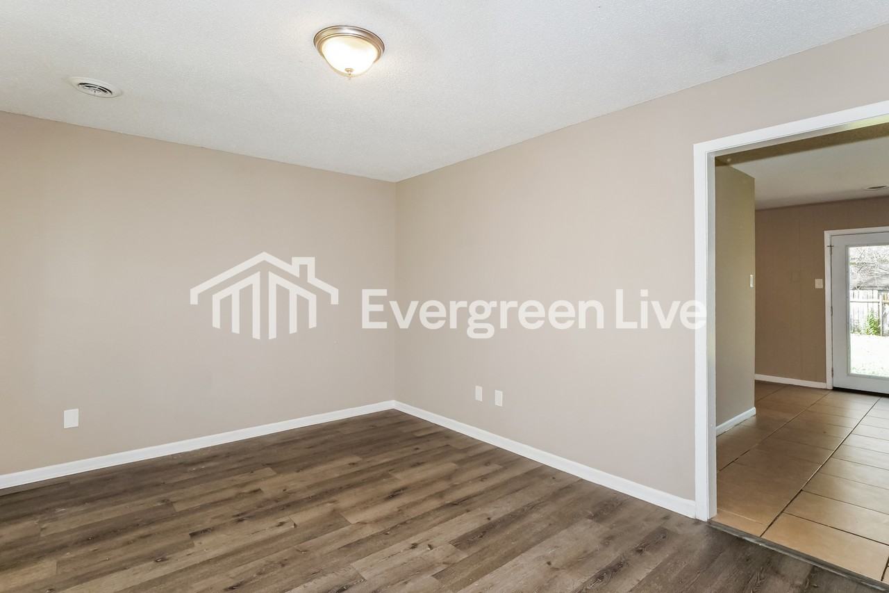 6356 Leamont Dr - Photo 3 of 15