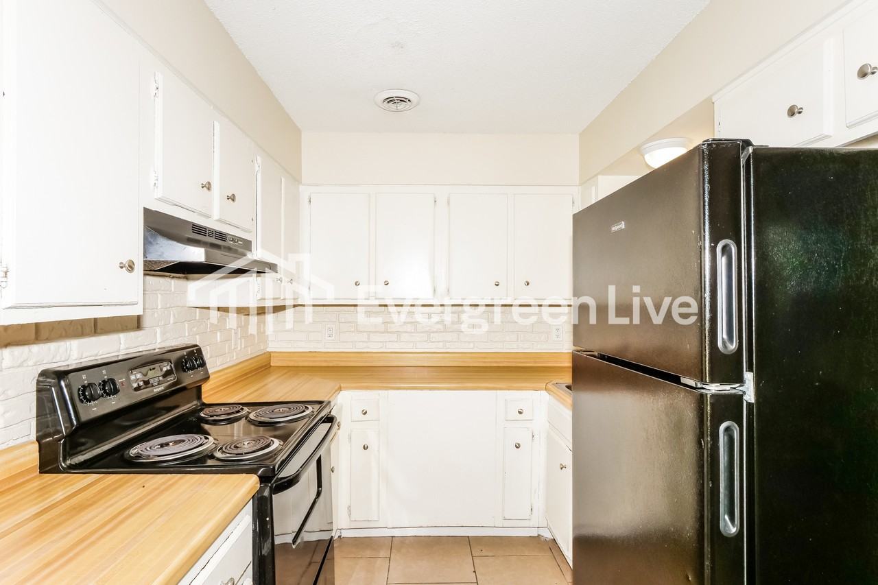 6356 Leamont Dr - Photo 5 of 15