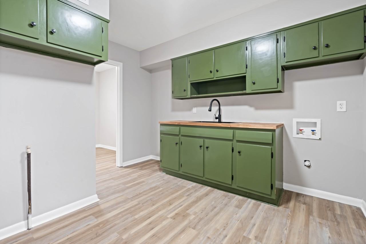 4251 Argonne St - Photo 3 of 20