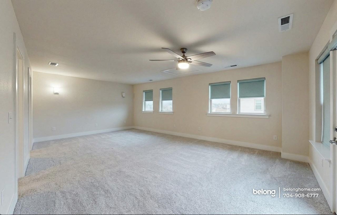 12033 Brooklyn Ave - Photo 3 of 3