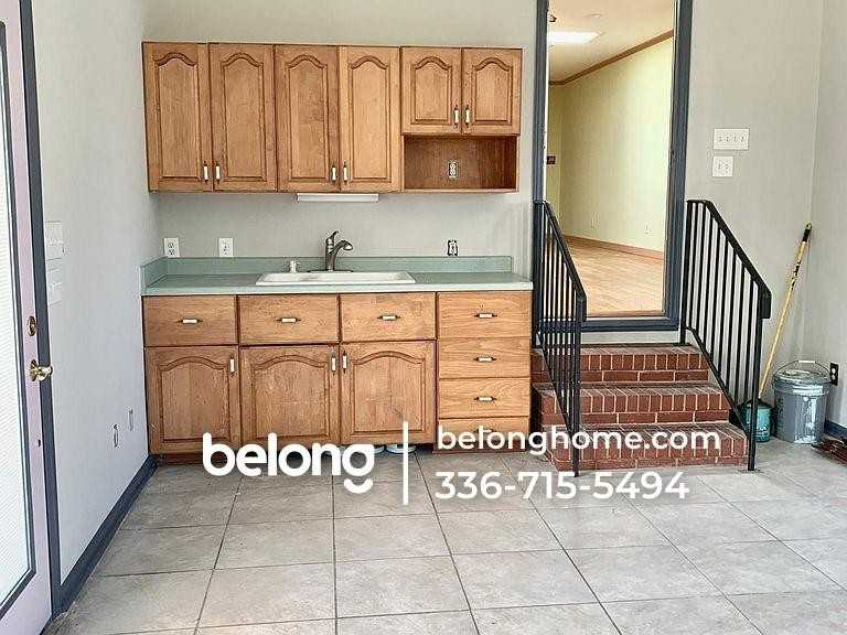 1705 Fordham Rd - Photo 7 of 17