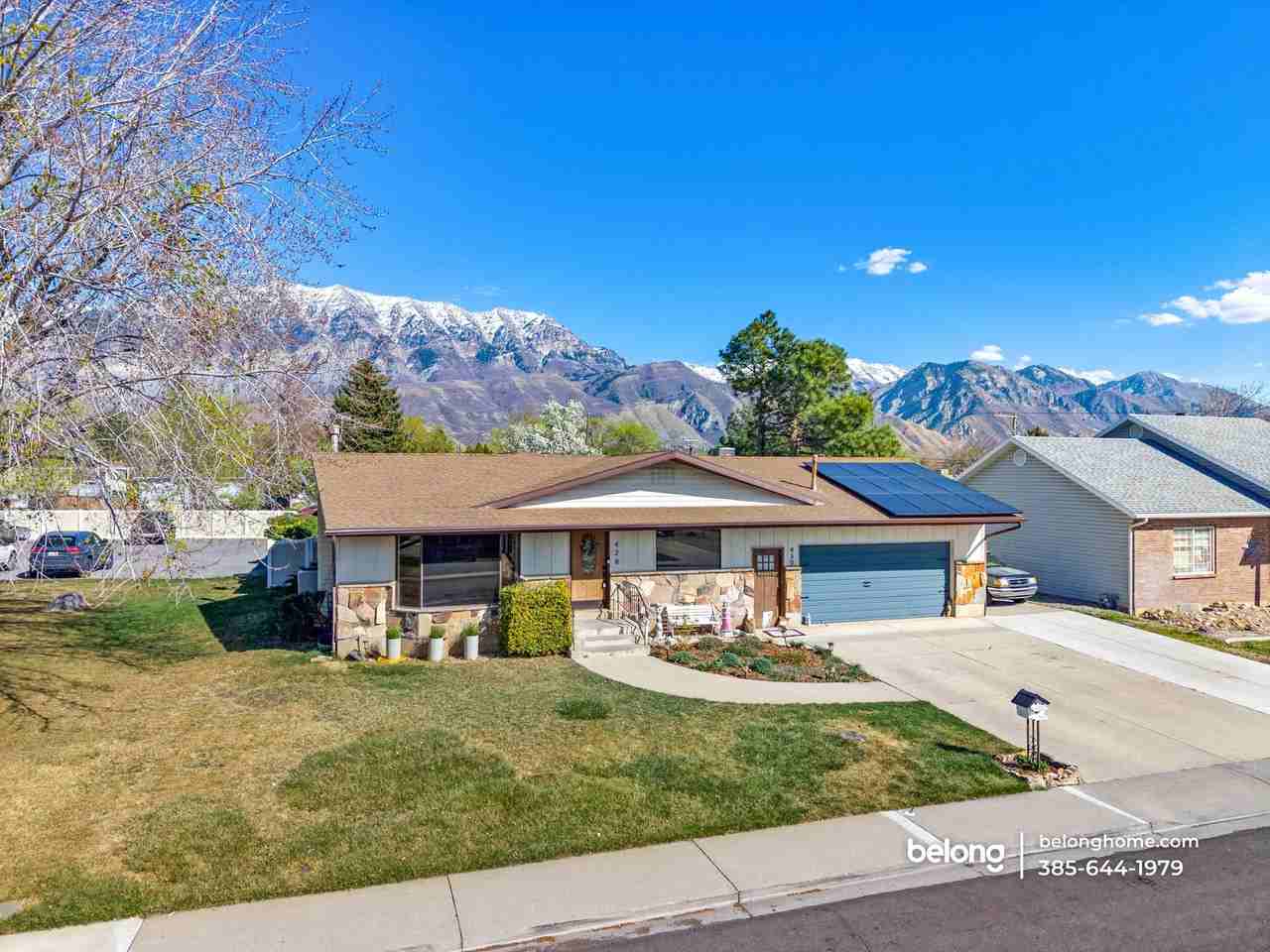 428 N 200 E - Photo 3 of 44