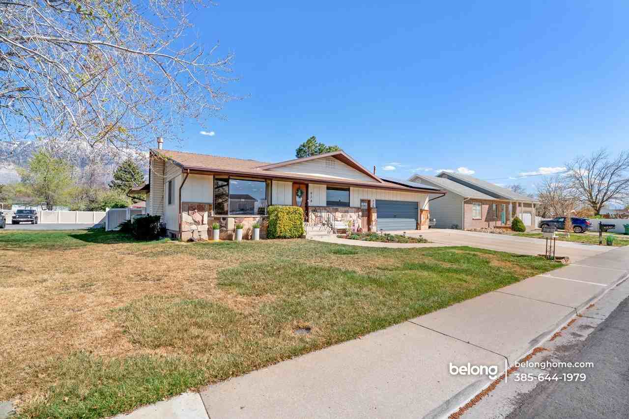 428 N 200 E - Photo 6 of 44