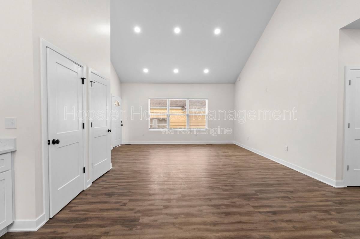 4448 Evanston Ave #B - Photo 6 of 10