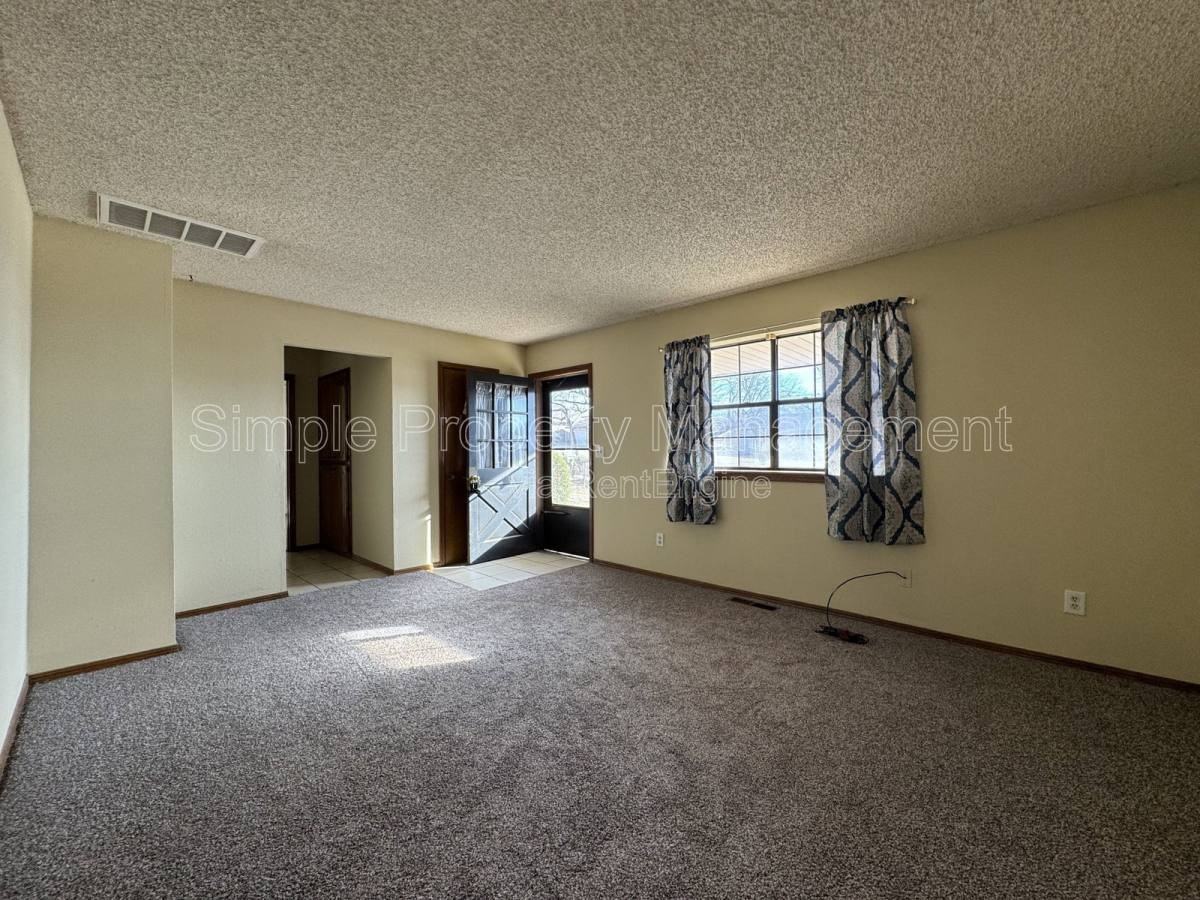 2435 Clarke St - Photo 2 of 10