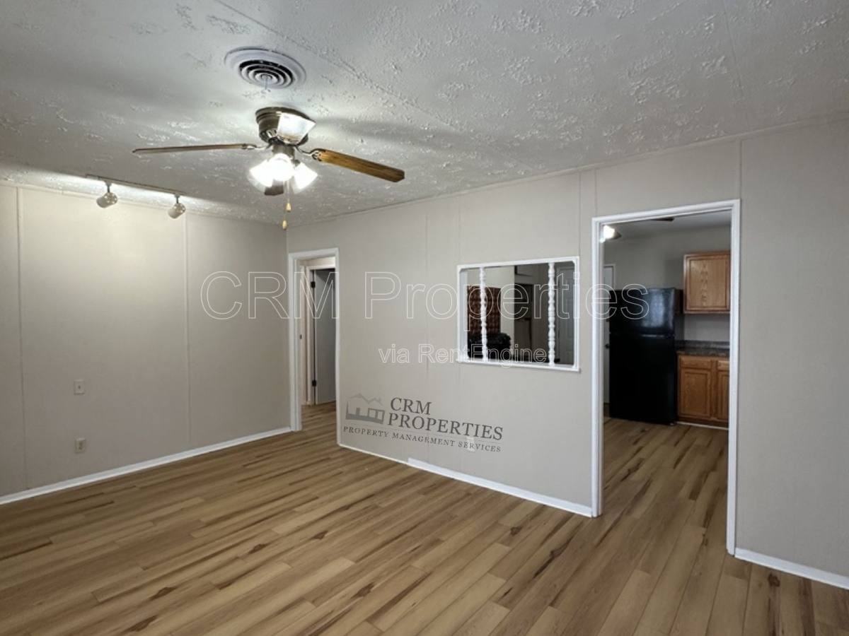 1020 E Fischer St - Photo 3 of 10