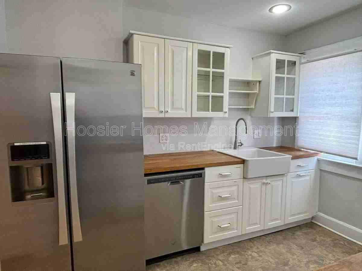 1526 Bellefontaine St - Photo 3 of 10