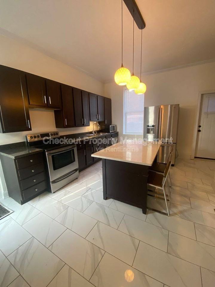 2905 S 18th St - Photo 2 of 8