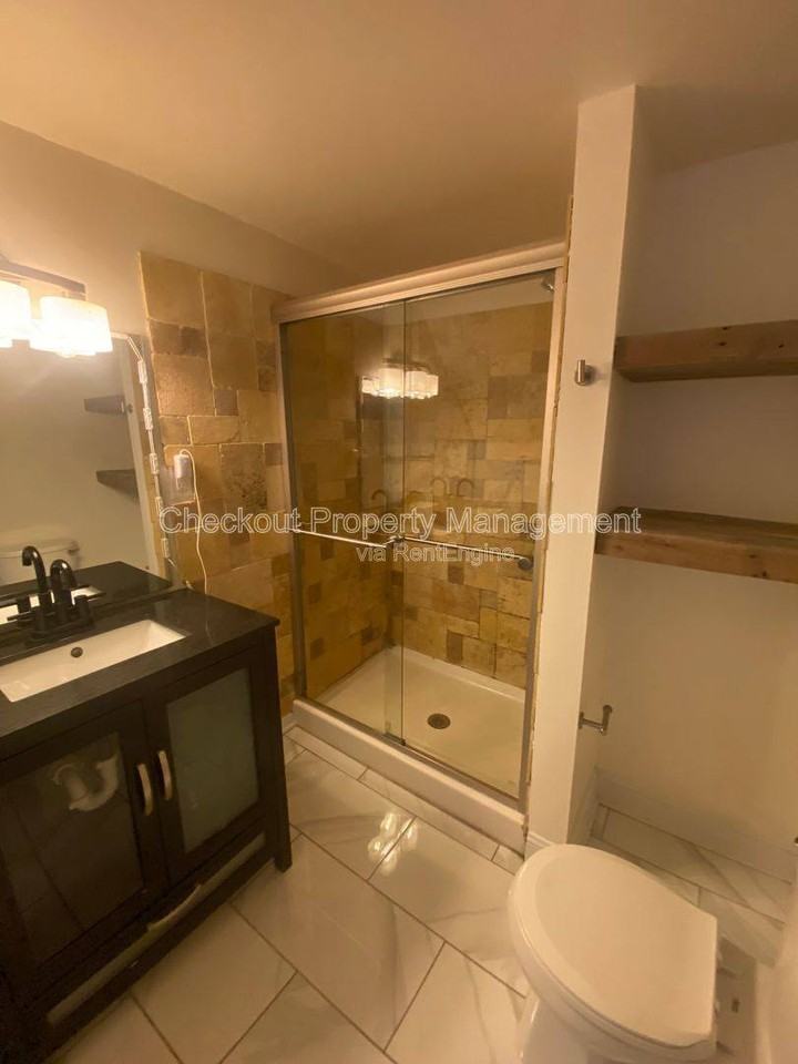 2905 S 18th St - Photo 4 of 8