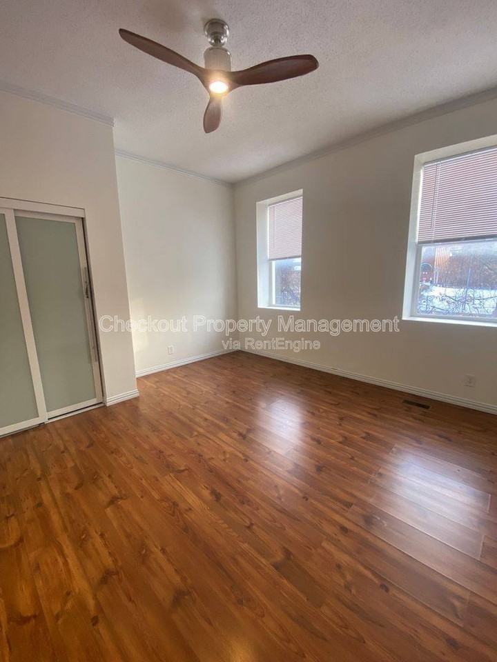 2905 S 18th St - Photo 7 of 8