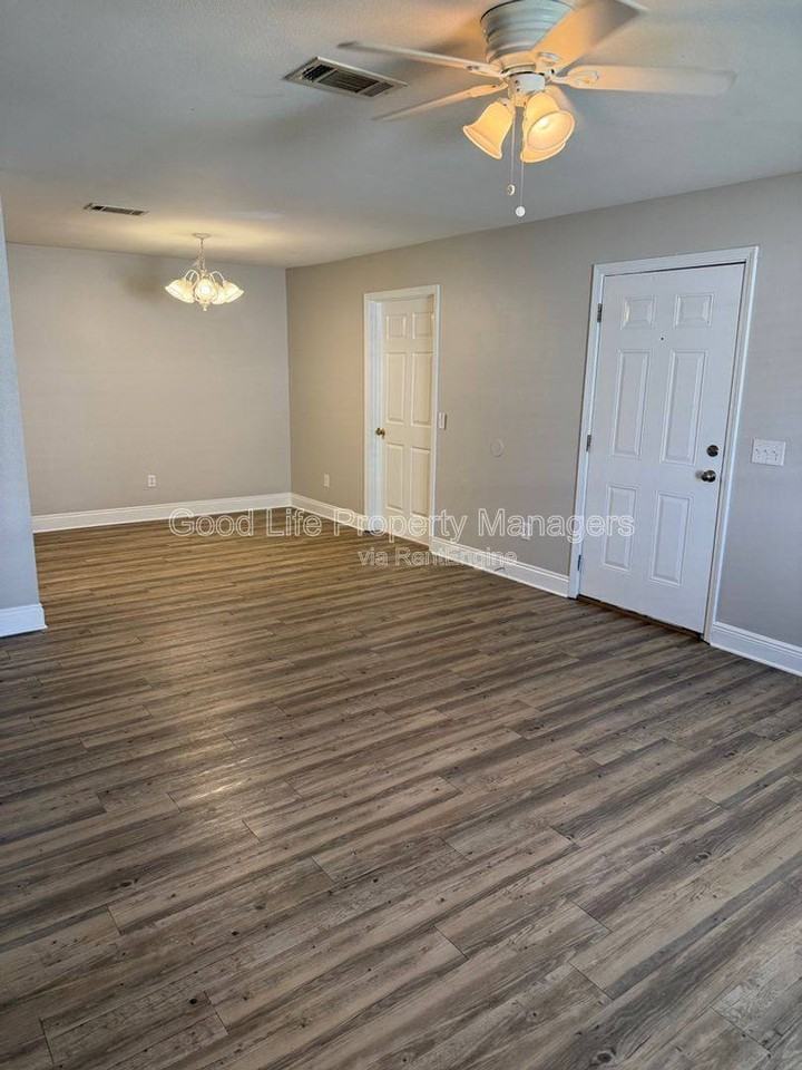 8458 Chisholm Rd - Photo 3 of 10
