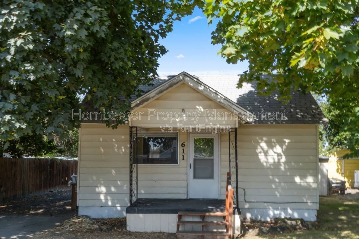 611 E Longfellow Ave - Photo 3 of 10
