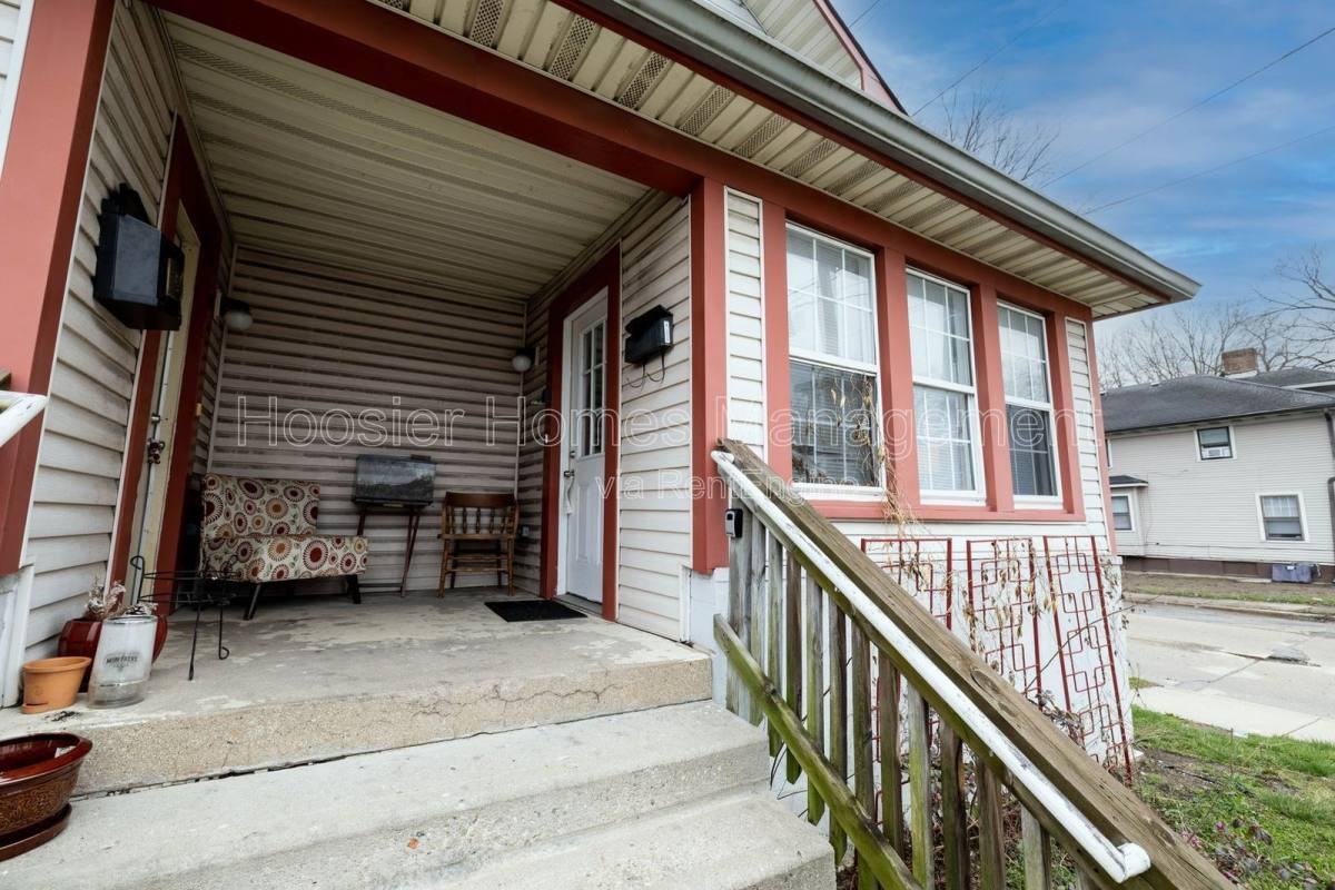 2901 N Talbott St - Photo 3 of 10