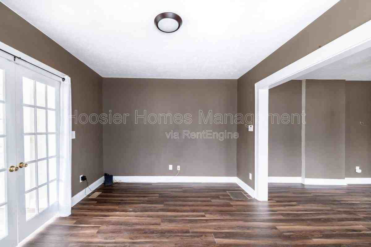 2901 N Talbott St - Photo 7 of 10