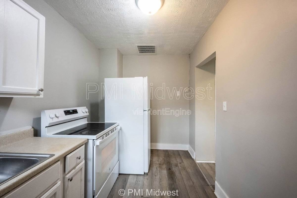 2930 N Dearborn St #B - Photo 7 of 10