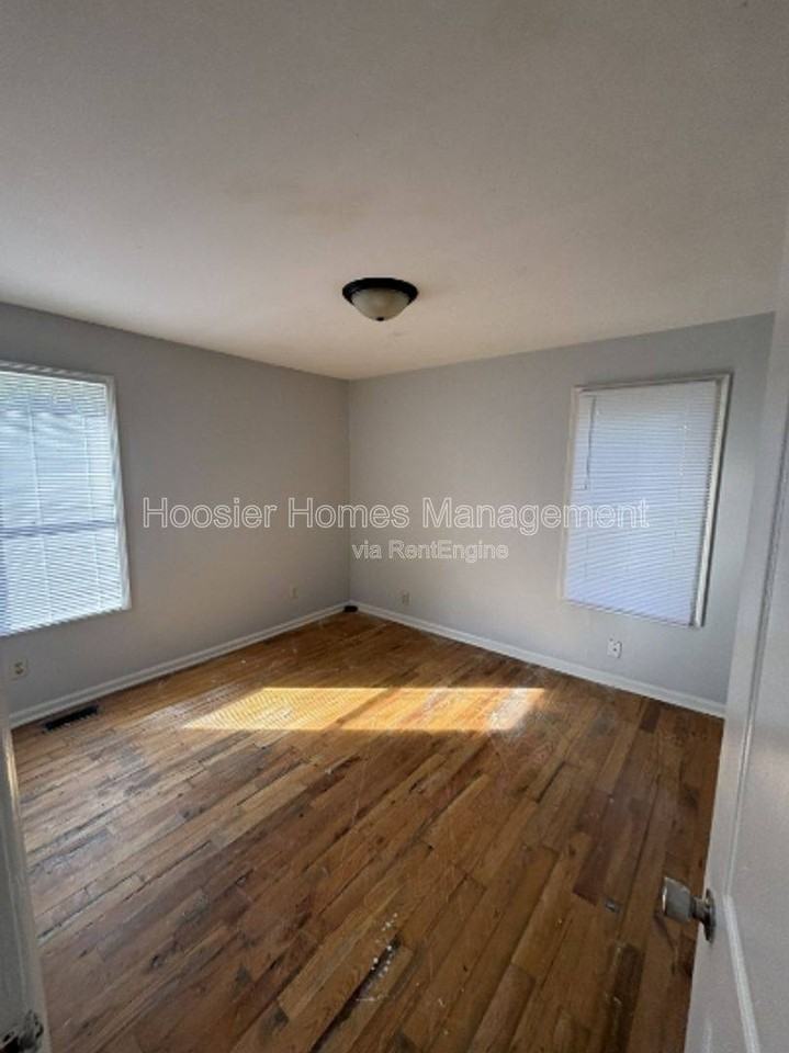 1902 E 35th St - Photo 7 of 8