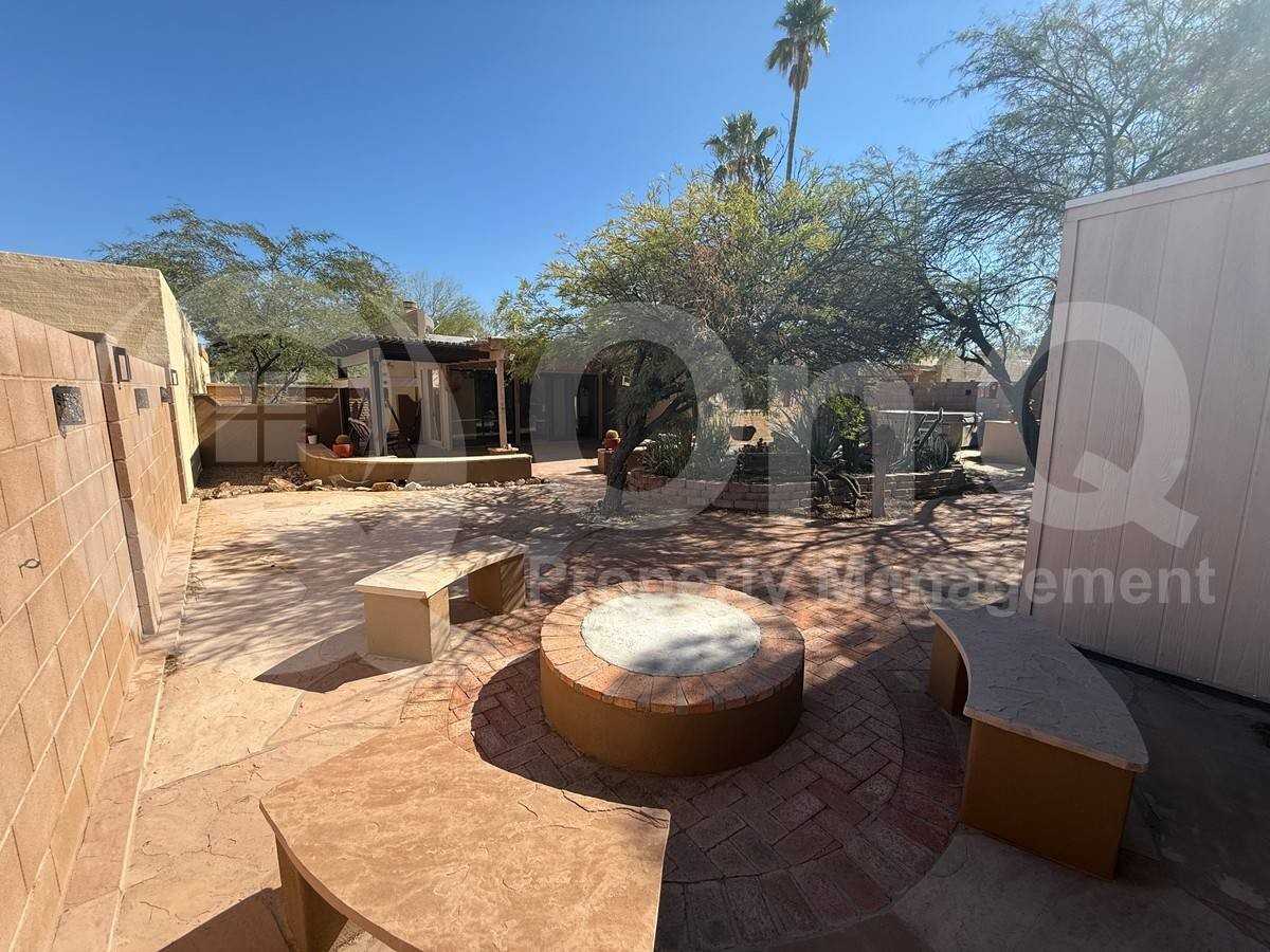 1817 N Evelyn Ave - Photo 3 of 10