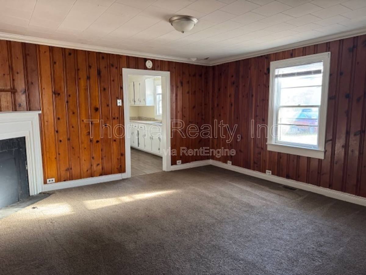 940 Blandwood Ave - Photo 2 of 10