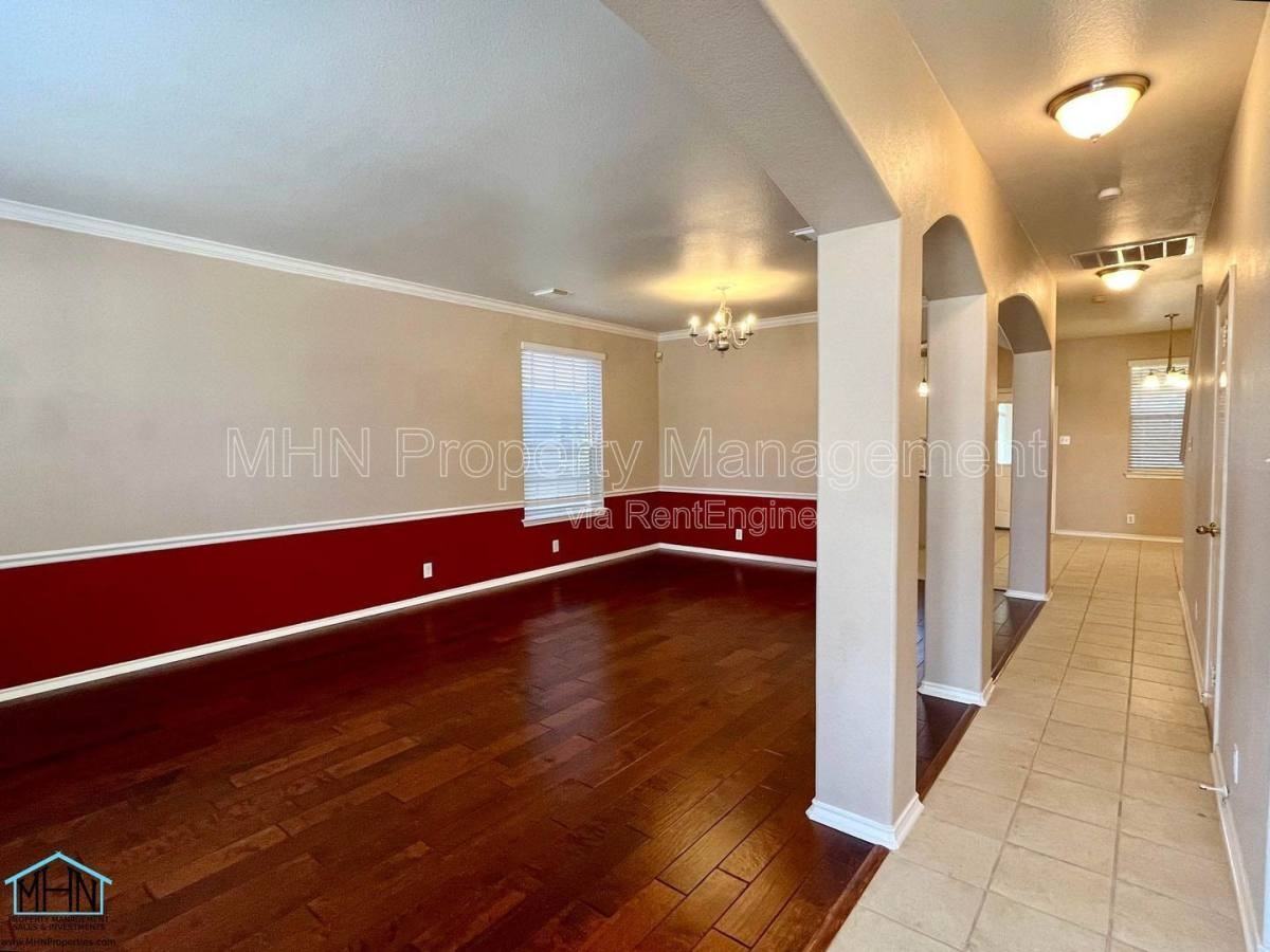 9747 Copperway - Photo 3 of 10