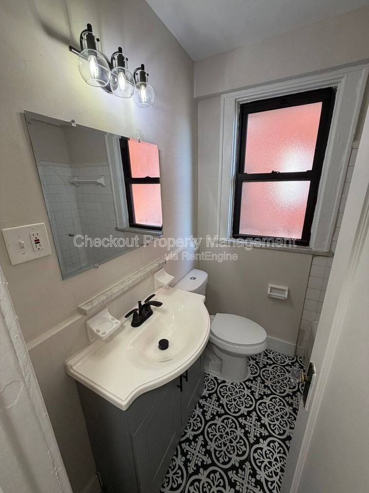 5616 Pershing Ave #11 - Photo 6 of 10