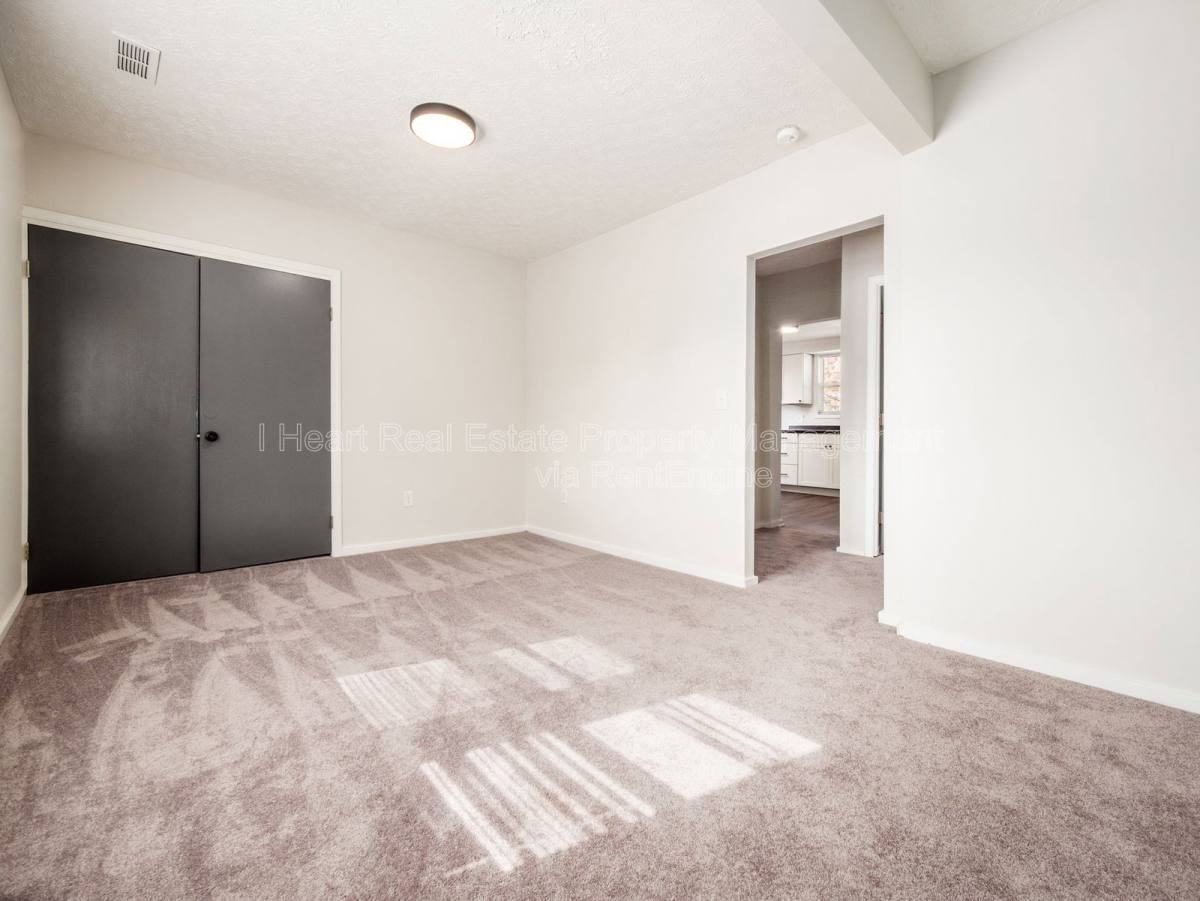 878 1 2 Sullivant Ave - Photo 5 of 9