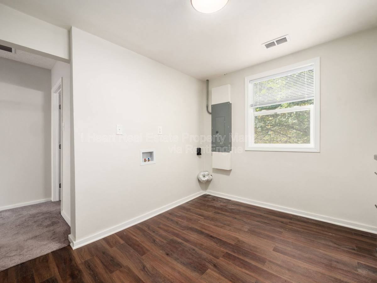 878 1 2 Sullivant Ave - Photo 7 of 9