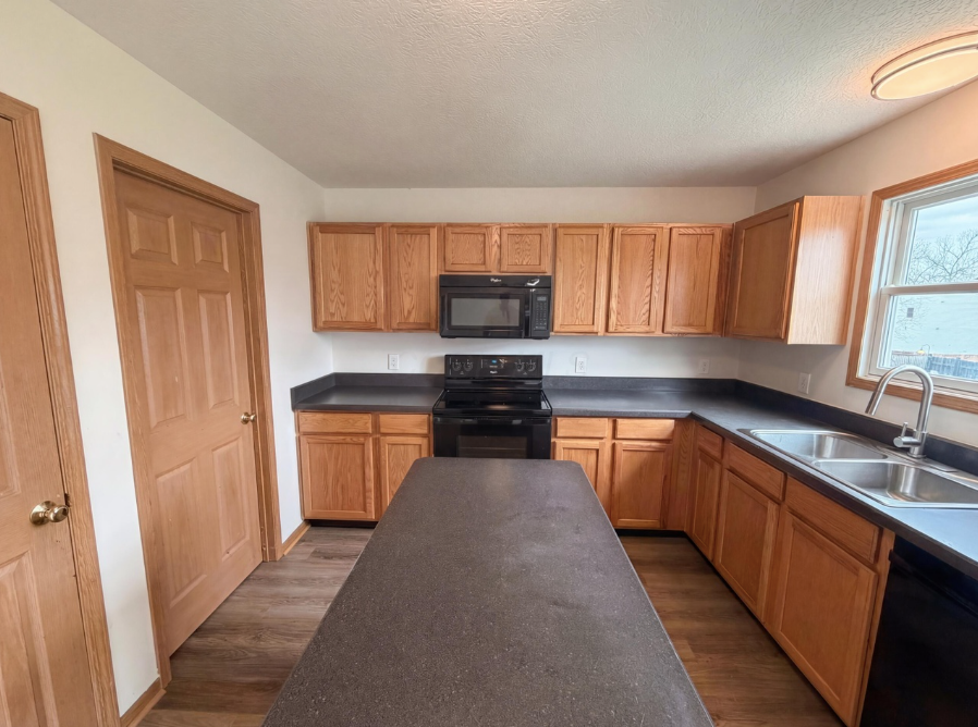 1000 Hidden Cove Way - Photo 6 of 25