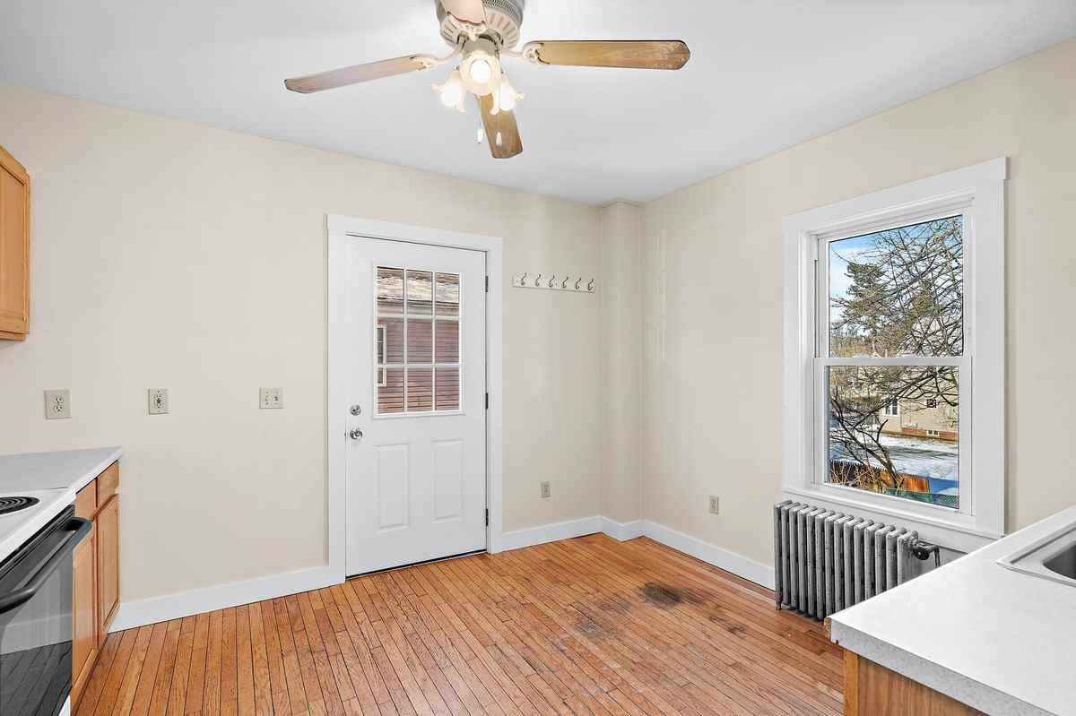 78 Essex St - Photo 2 of 23