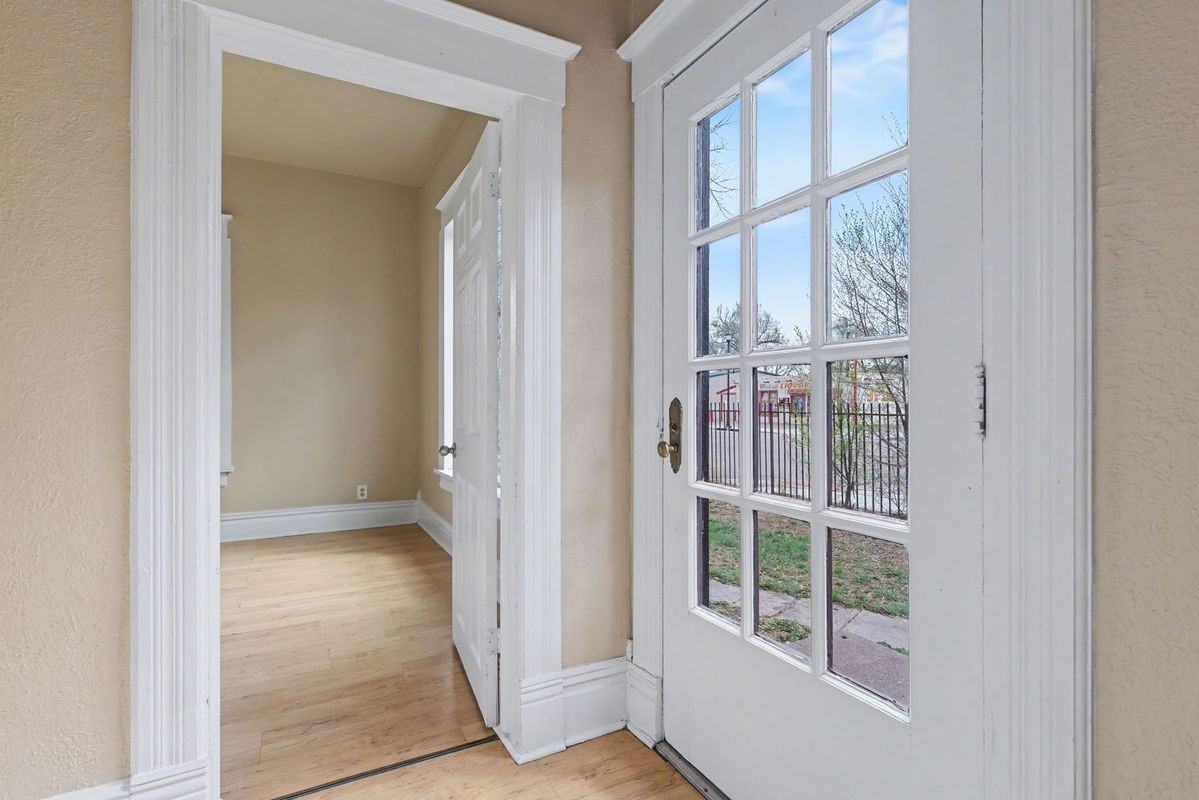 3602 W Colorado Ave ##101 - Photo 4 of 27