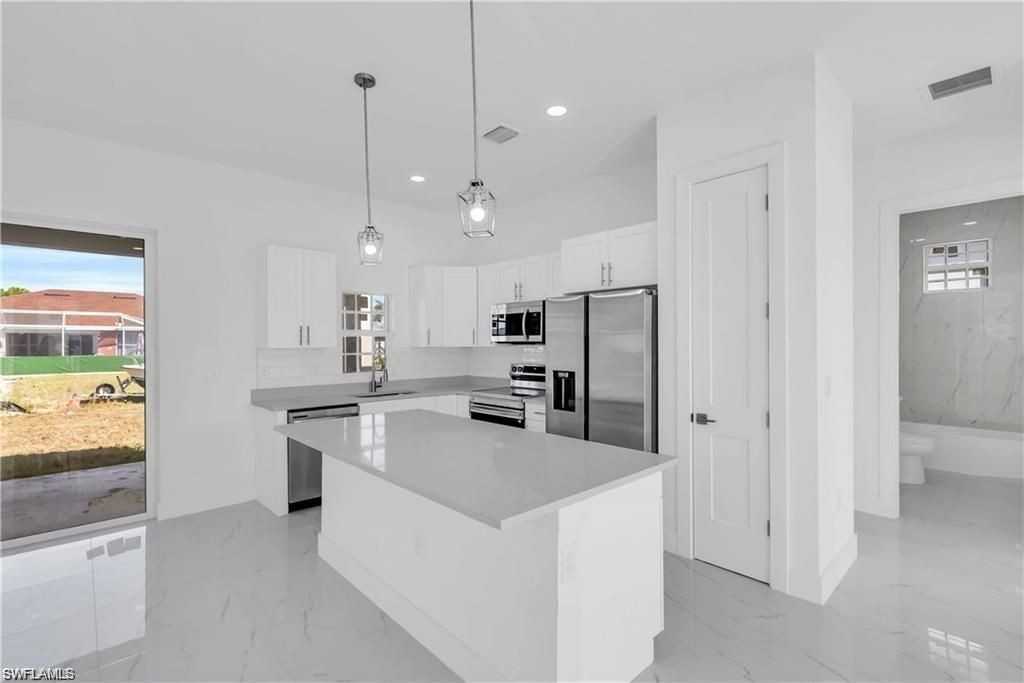 3312 11th St W - Photo 5 of 19