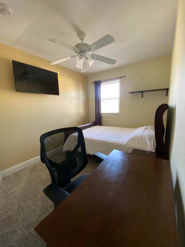 7416 Rhondda Dr ##B