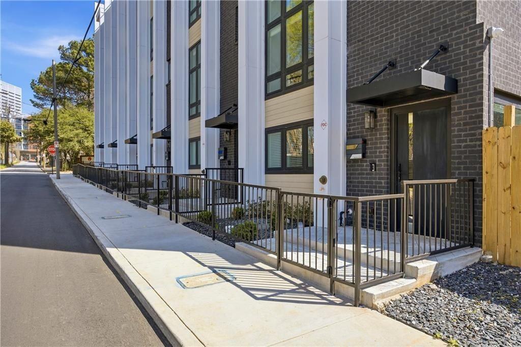 434 Markham St Sw - Photo 2 of 38