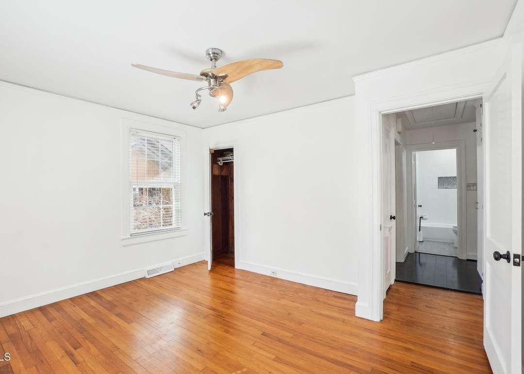 202 W Lavender Ave - Photo 3 of 15