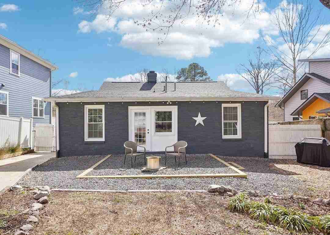 202 W Lavender Ave - Photo 4 of 15