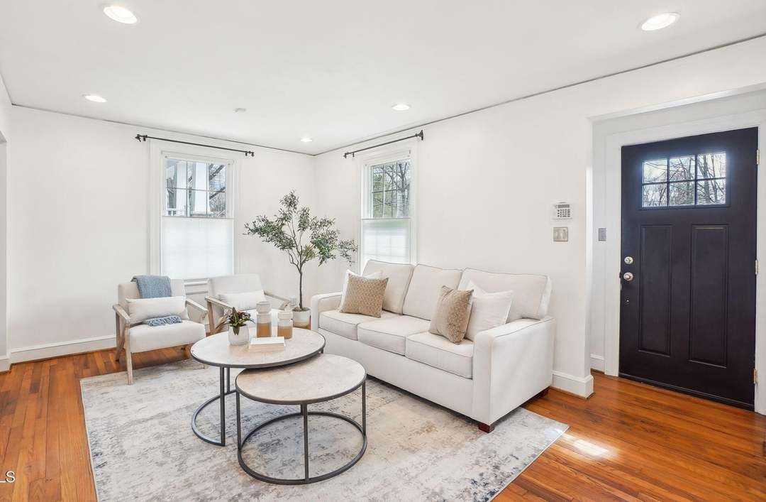 202 W Lavender Ave - Photo 7 of 15