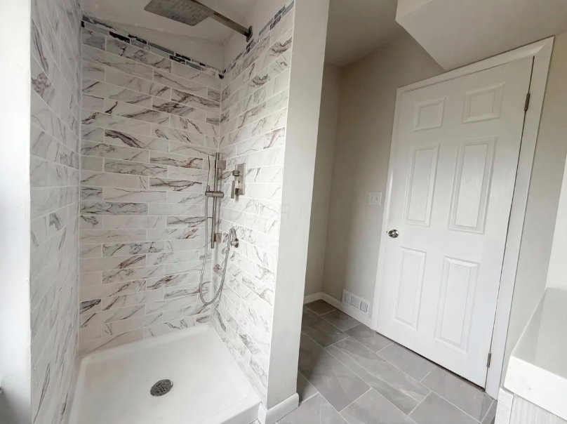 413 Sherwood Dr W - Photo 5 of 22