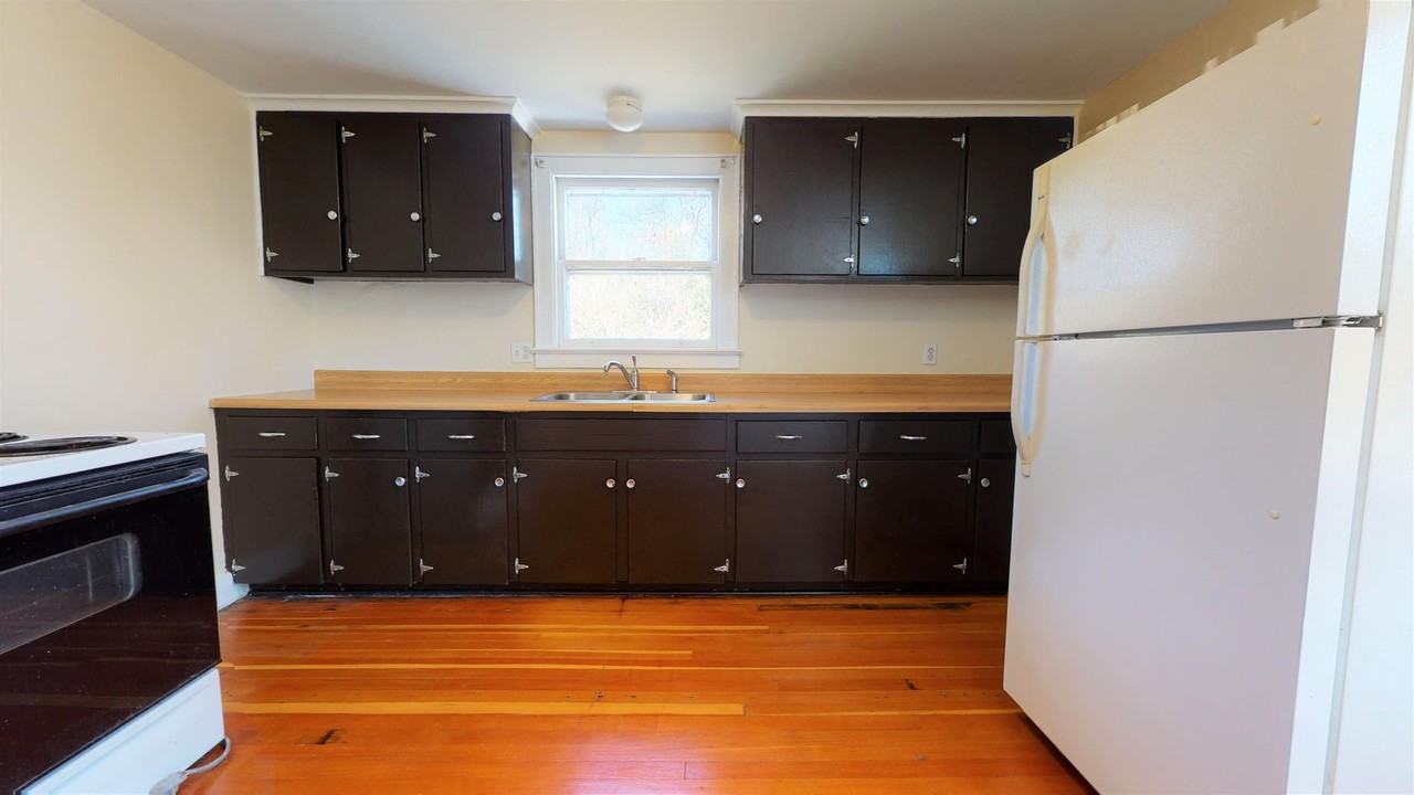 63 Wellington Ave #2 - Photo 3 of 16