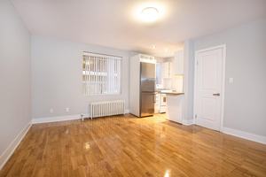 featured image of 2367 Queen St E