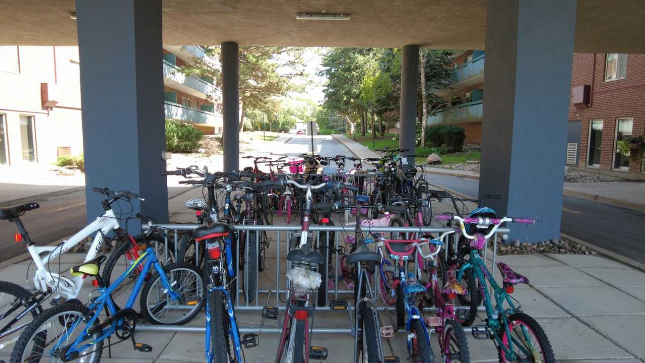 Essex Court Apartments - Photo 3 of 50