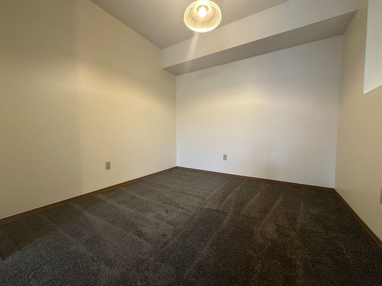 108 Oak Creek Plaza - Photo 7 of 16