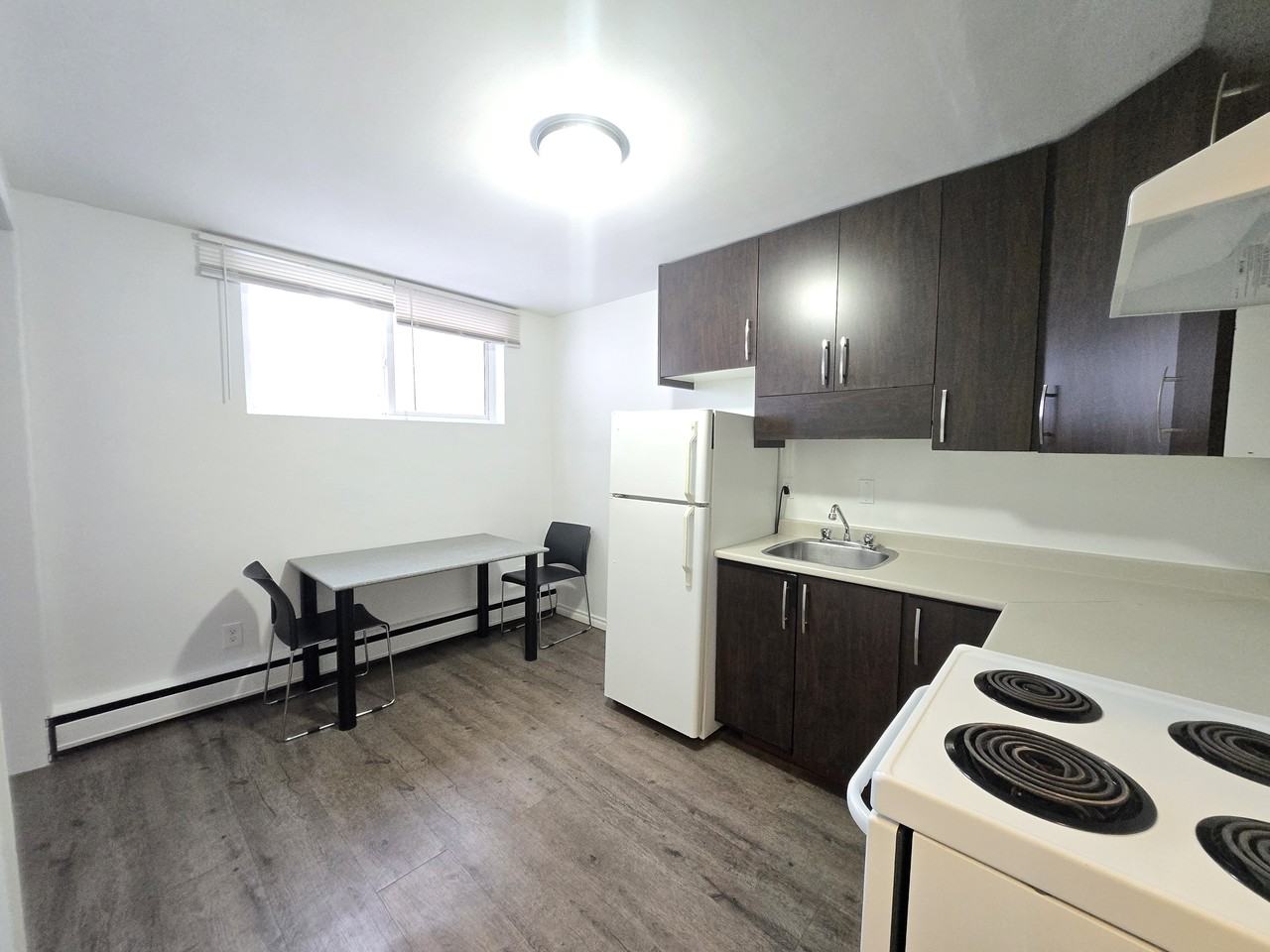 8741 152 Street Northwest - Photo 4 of 6