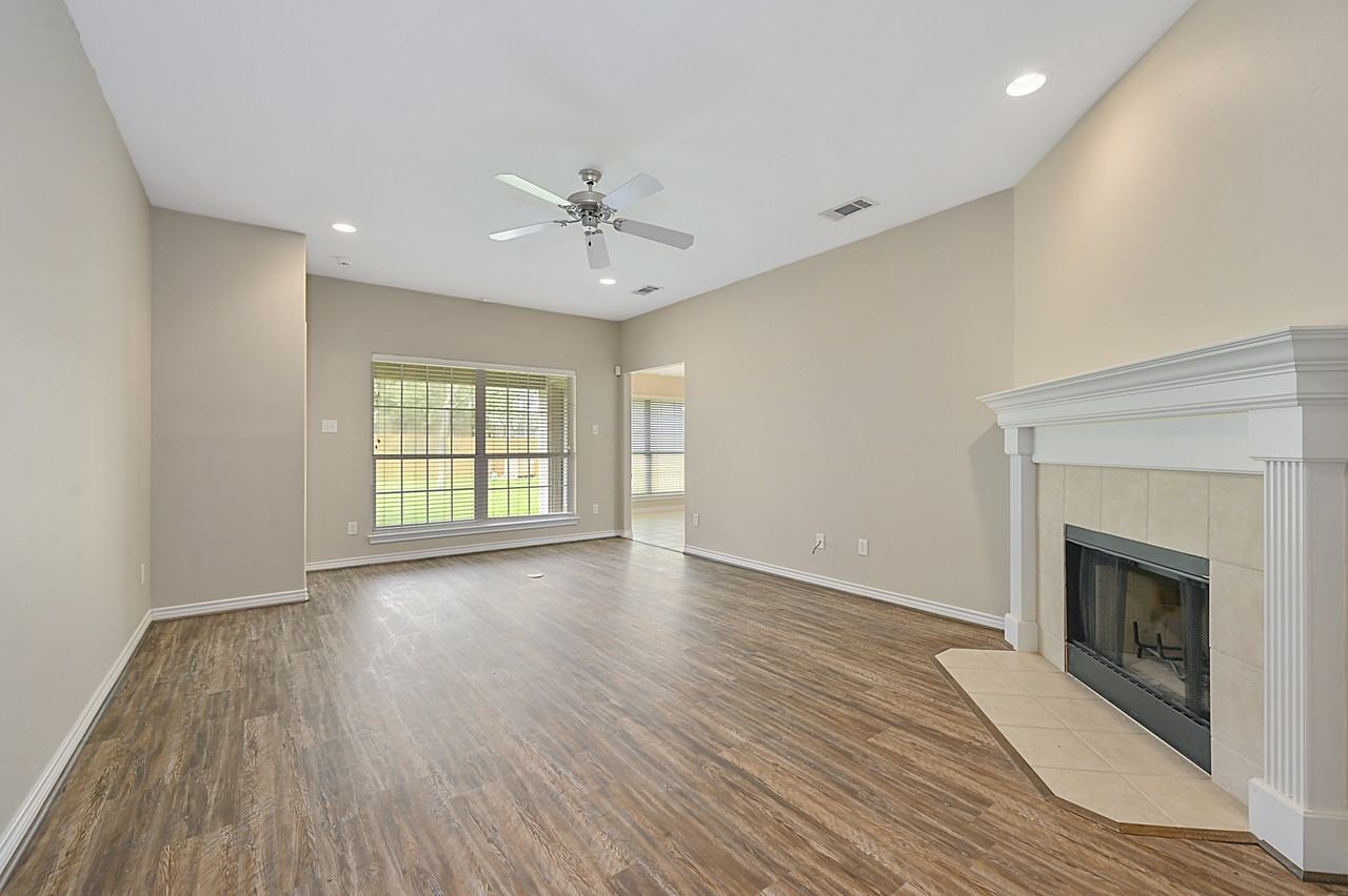 4407 Pickering Pl - Photo 3 of 16