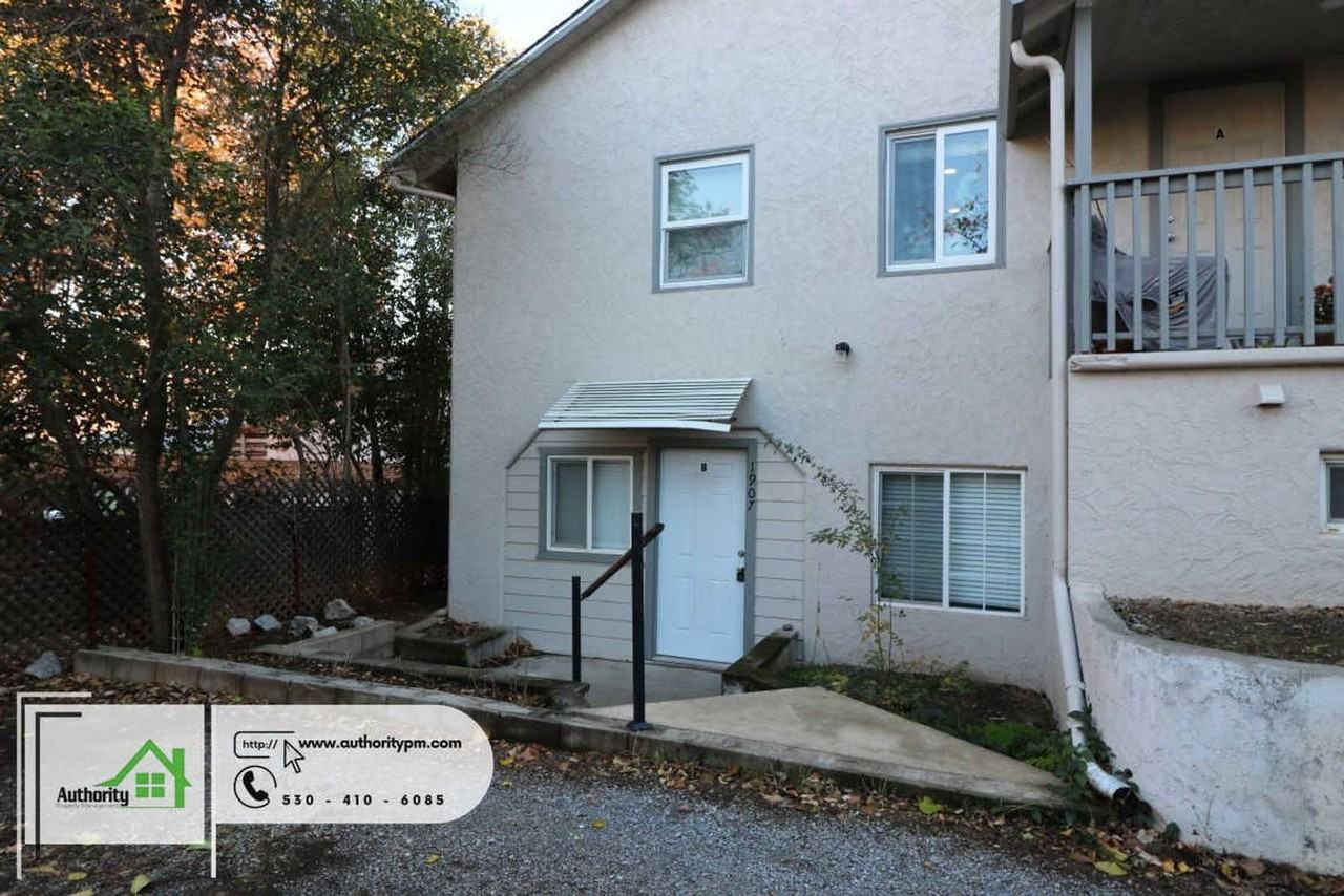 1907 Grace Ave #B - Photo 2 of 12