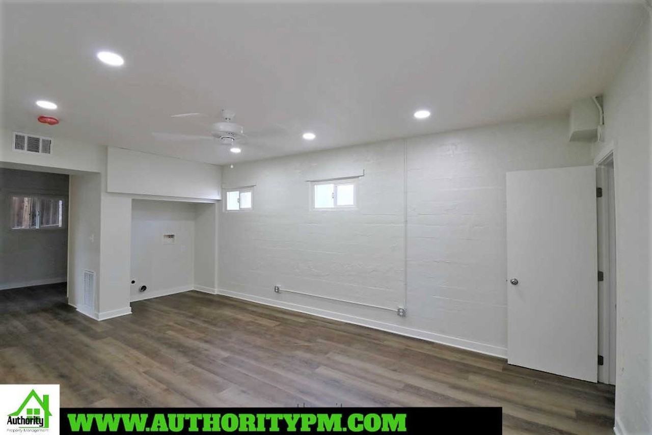 1907 Grace Ave #B - Photo 3 of 12