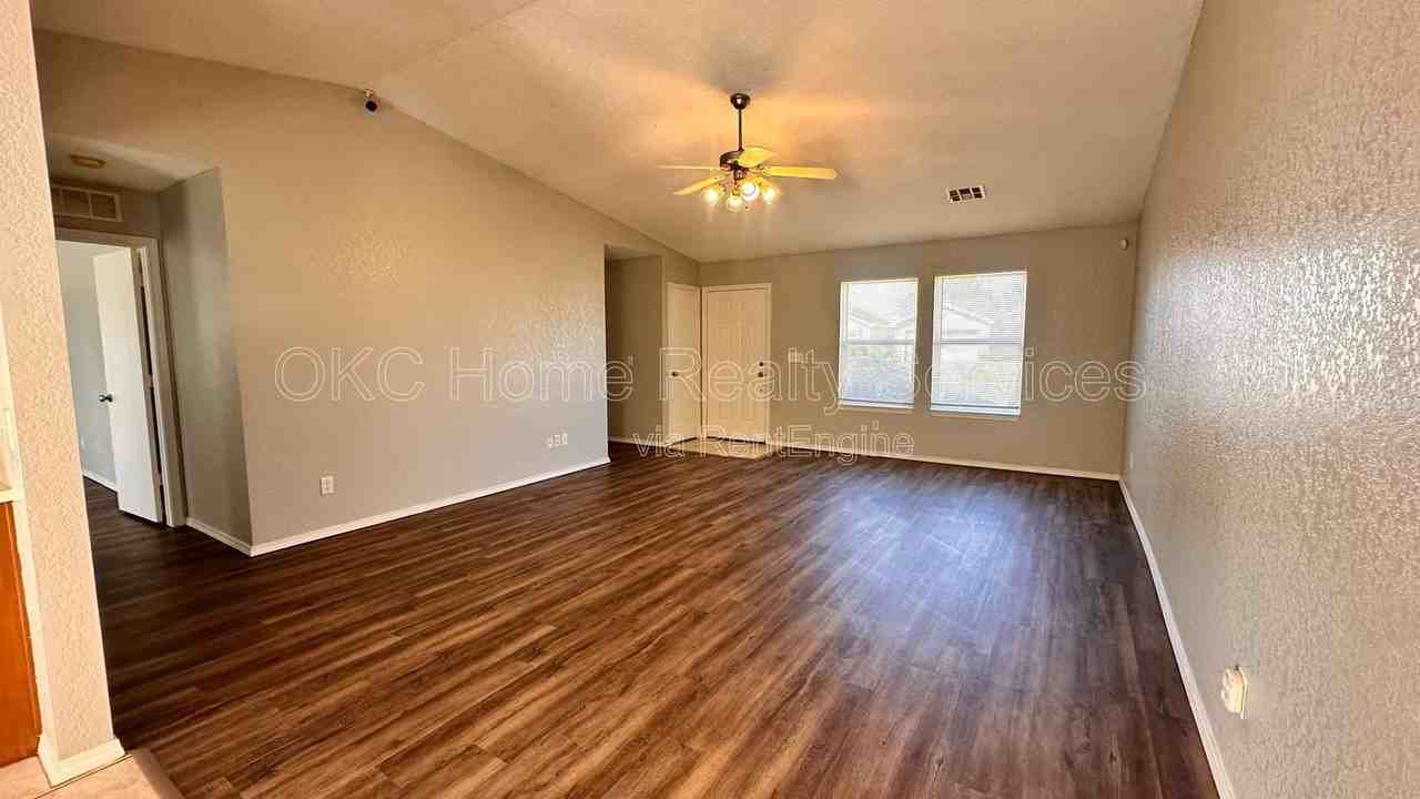 5520 Bush Creek Way - Photo 6 of 31