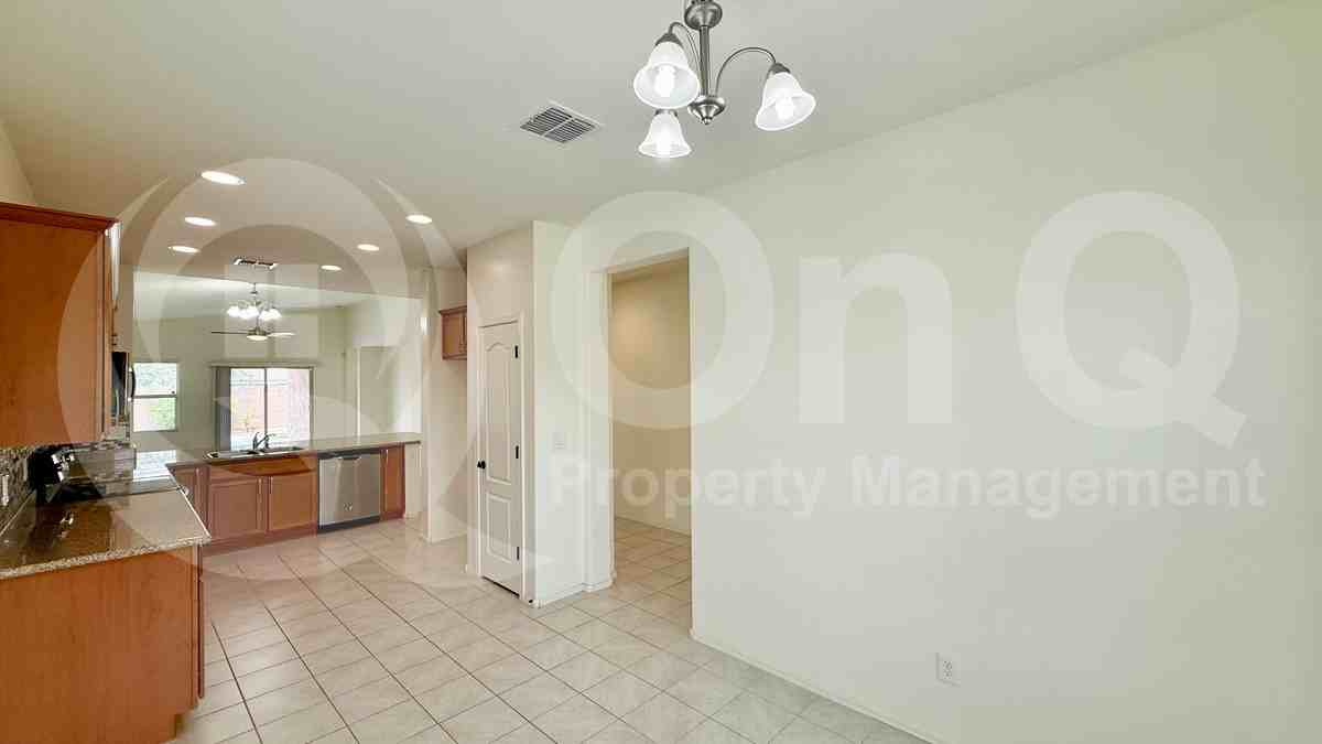 2432 E Brigadier Dr - Photo 5 of 26