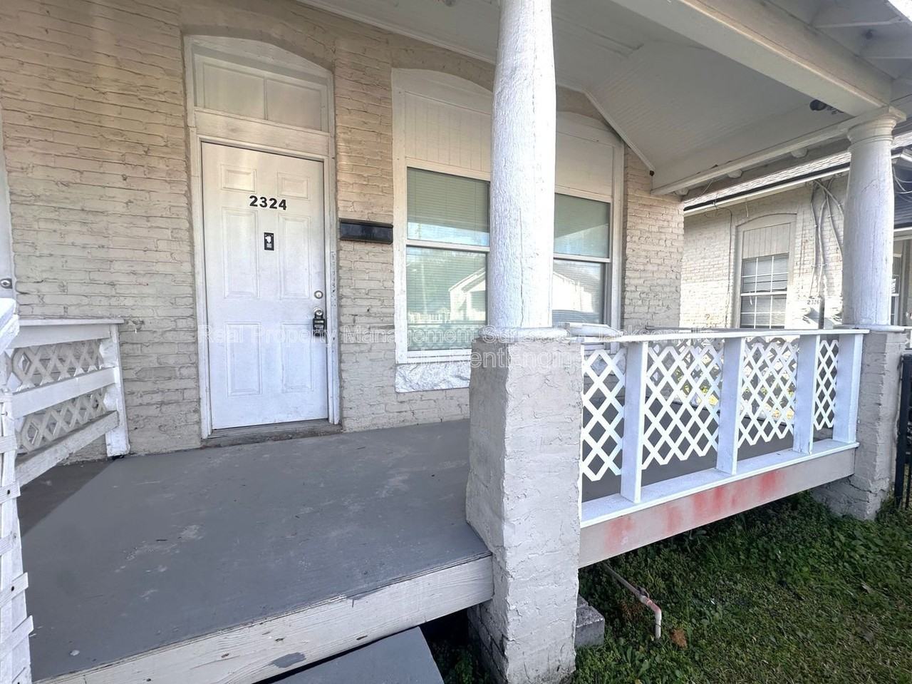 2324 Moncrief Rd - Photo 2 of 3